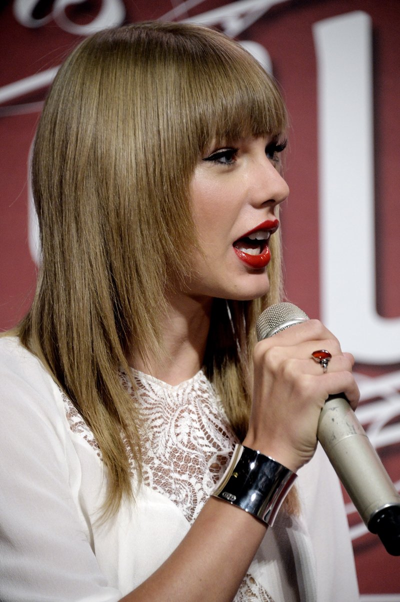 Taylor Swift at Staples Center Press Conference — photo 98