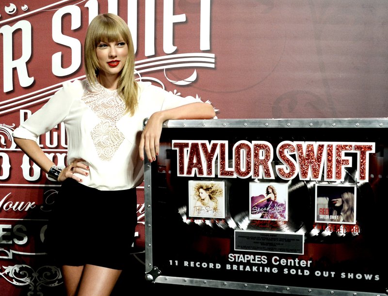 Taylor Swift at Staples Center Press Conference — photo 106