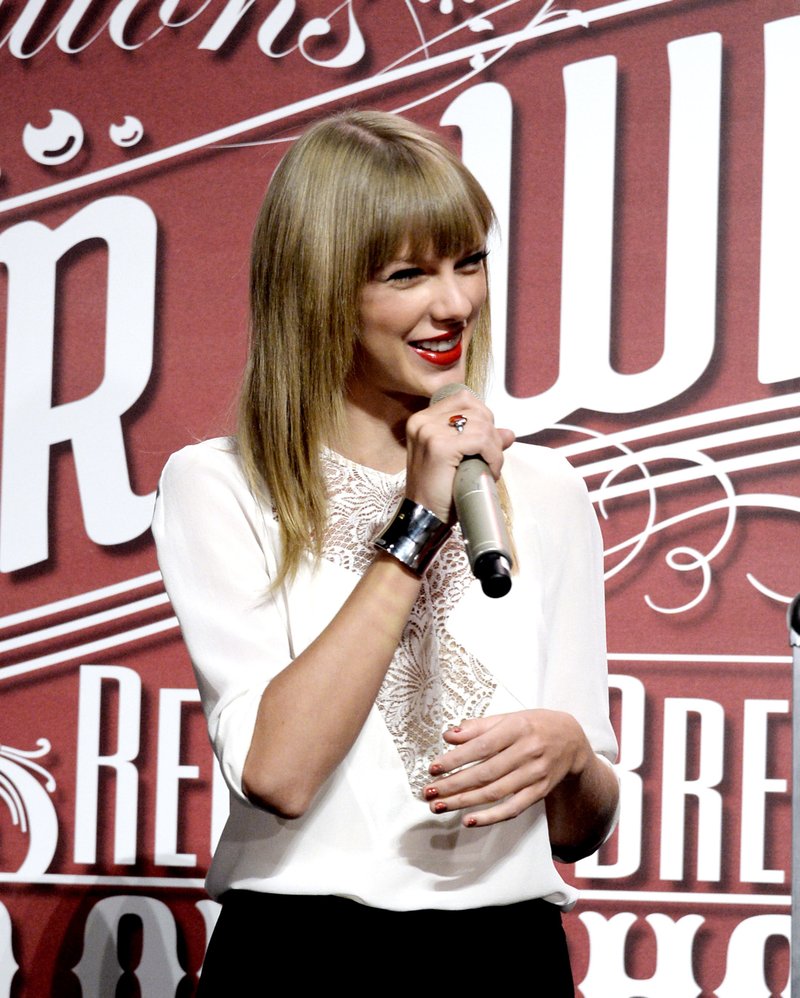 Taylor Swift at Staples Center Press Conference — photo 112