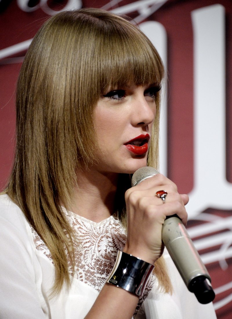 Taylor Swift at Staples Center Press Conference — photo 117