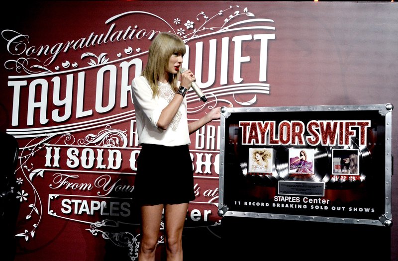 Taylor Swift at Staples Center Press Conference — photo 118