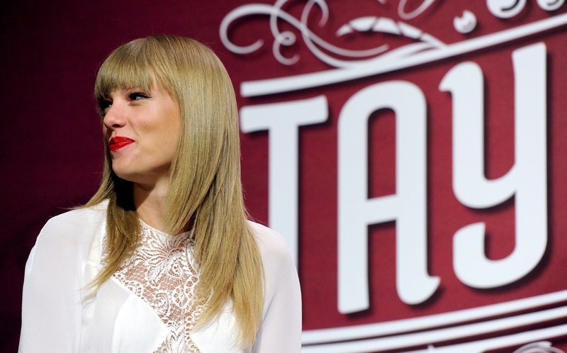 Taylor Swift at Staples Center Press Conference — photo 125