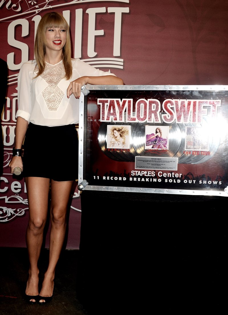 Taylor Swift at Staples Center Press Conference — photo 129