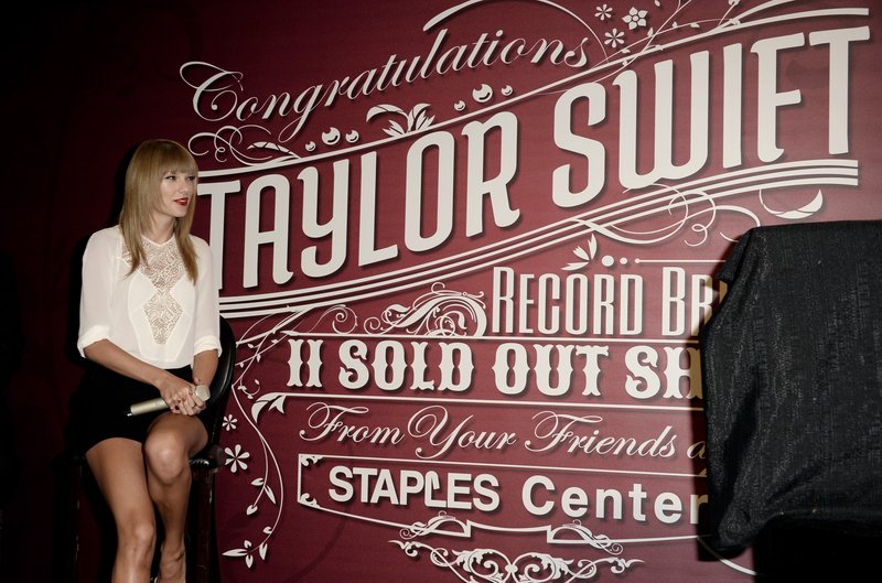 Taylor Swift at Staples Center Press Conference — photo 137
