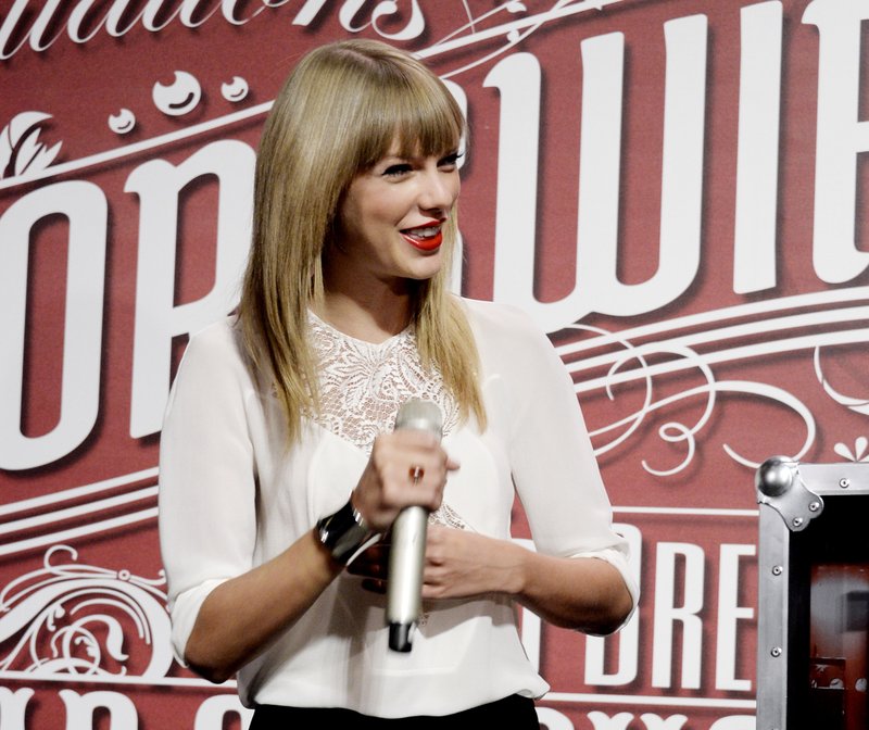 Taylor Swift at Staples Center Press Conference — photo 147