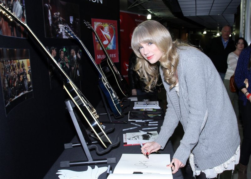 Taylor Swift at The 55th Annual GRAMMY Awards - GRAMMY Charities Signings - Day 2 — photo 3