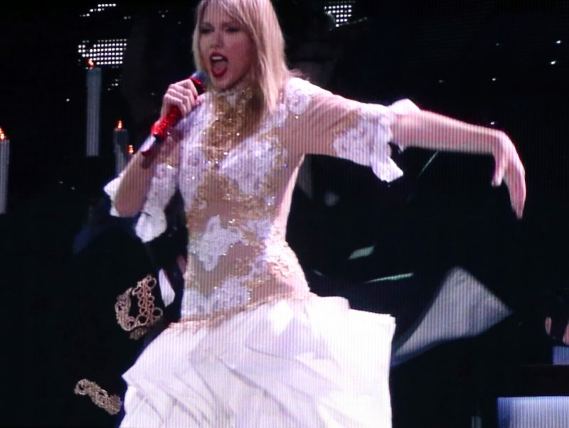 Taylor Swift at The GRAMMY Nominations Concert Live!! — photo 3