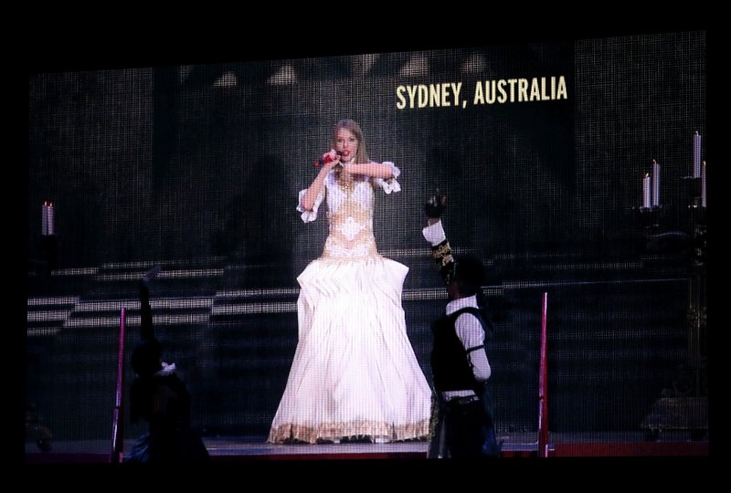 Taylor Swift at The GRAMMY Nominations Concert Live!! — photo 5
