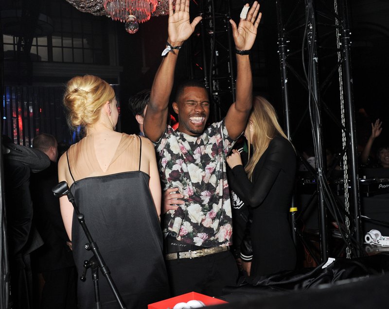 Taylor Swift at Universal Music Brits Party — photo 7