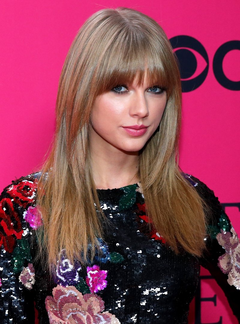 Taylor Swift at 2013 Victoria's Secret Fashion Show — photo 21