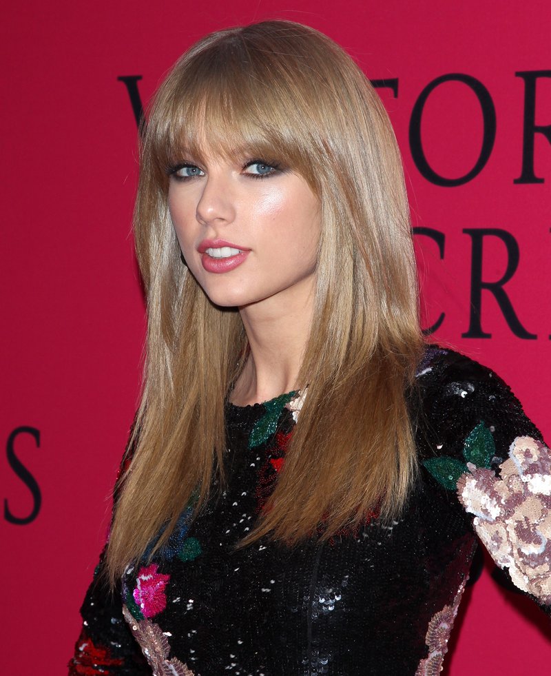 Taylor Swift at 2013 Victoria's Secret Fashion Show — photo 31