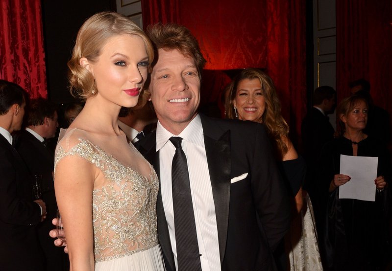 Taylor Swift at Winter Whites Gala — photo 9