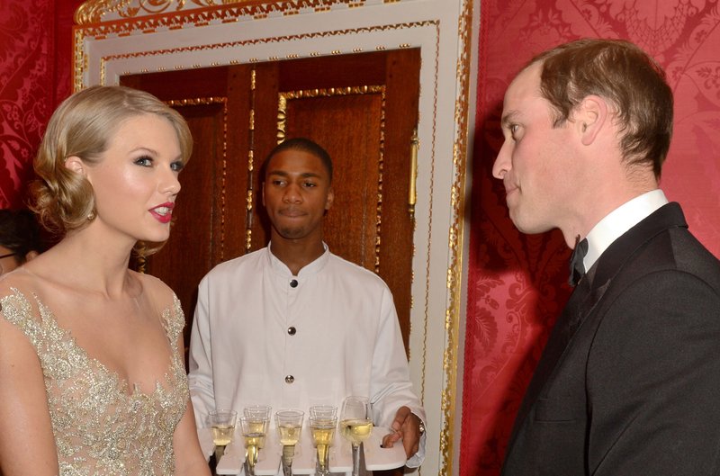 Taylor Swift at Winter Whites Gala — photo 26