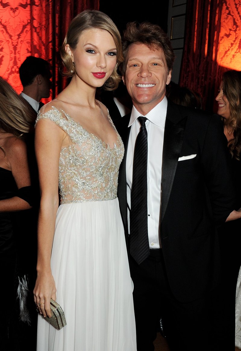 Taylor Swift at Winter Whites Gala — photo 40
