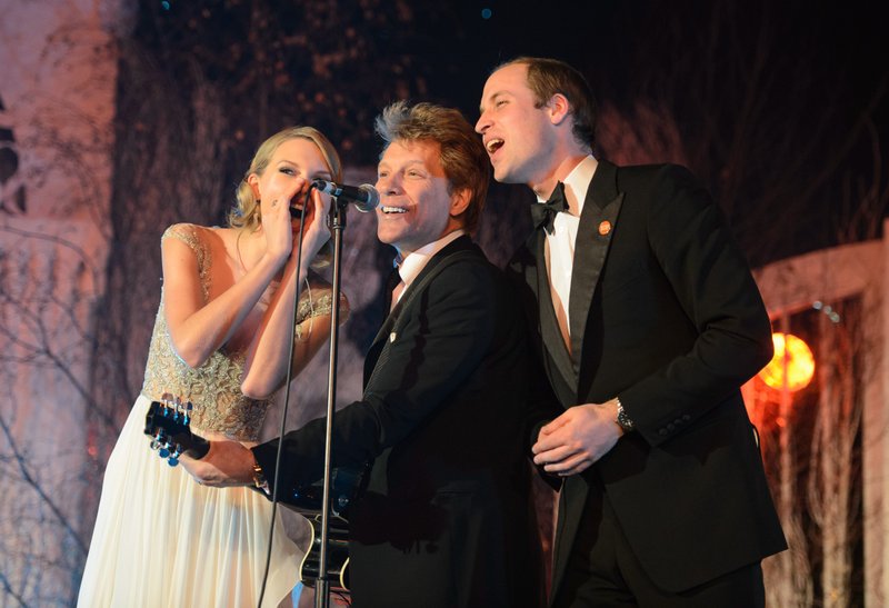 Taylor Swift at Winter Whites Gala — photo 45