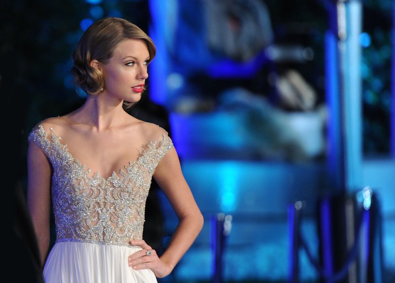 Taylor Swift at Winter Whites Gala — photo 55