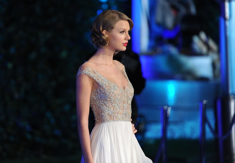 Taylor Swift at Winter Whites Gala — photo 56