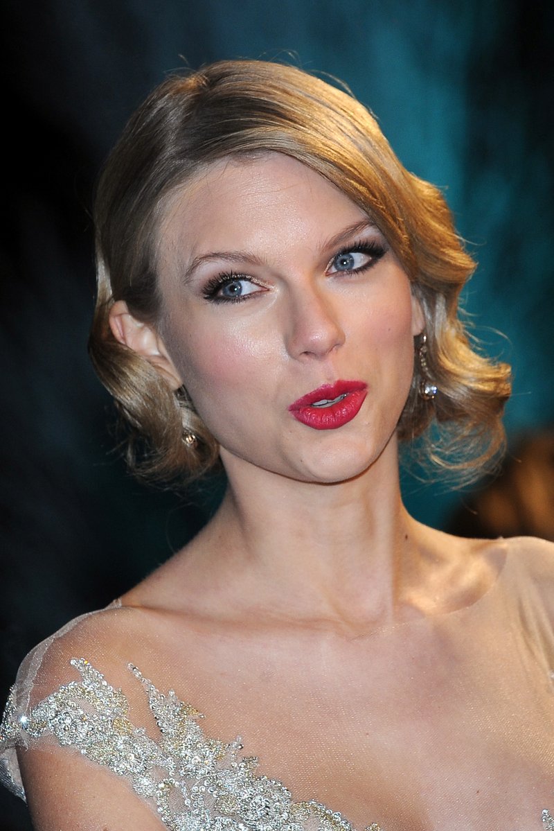 Taylor Swift at Winter Whites Gala — photo 94