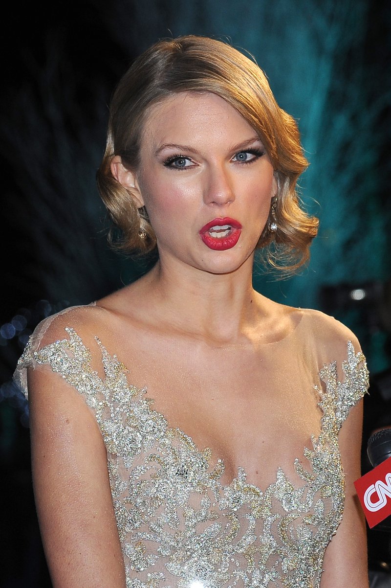 Taylor Swift at Winter Whites Gala — photo 95