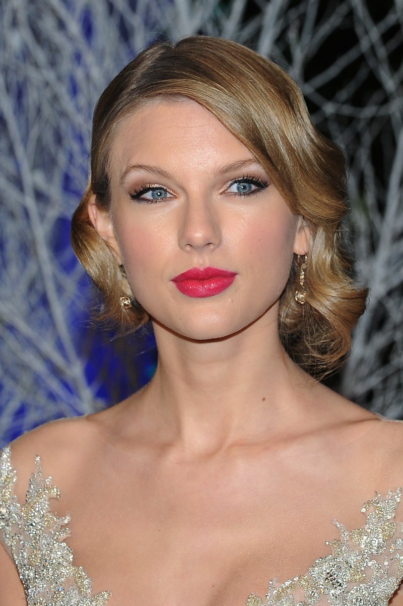 Taylor Swift at Winter Whites Gala — photo 104