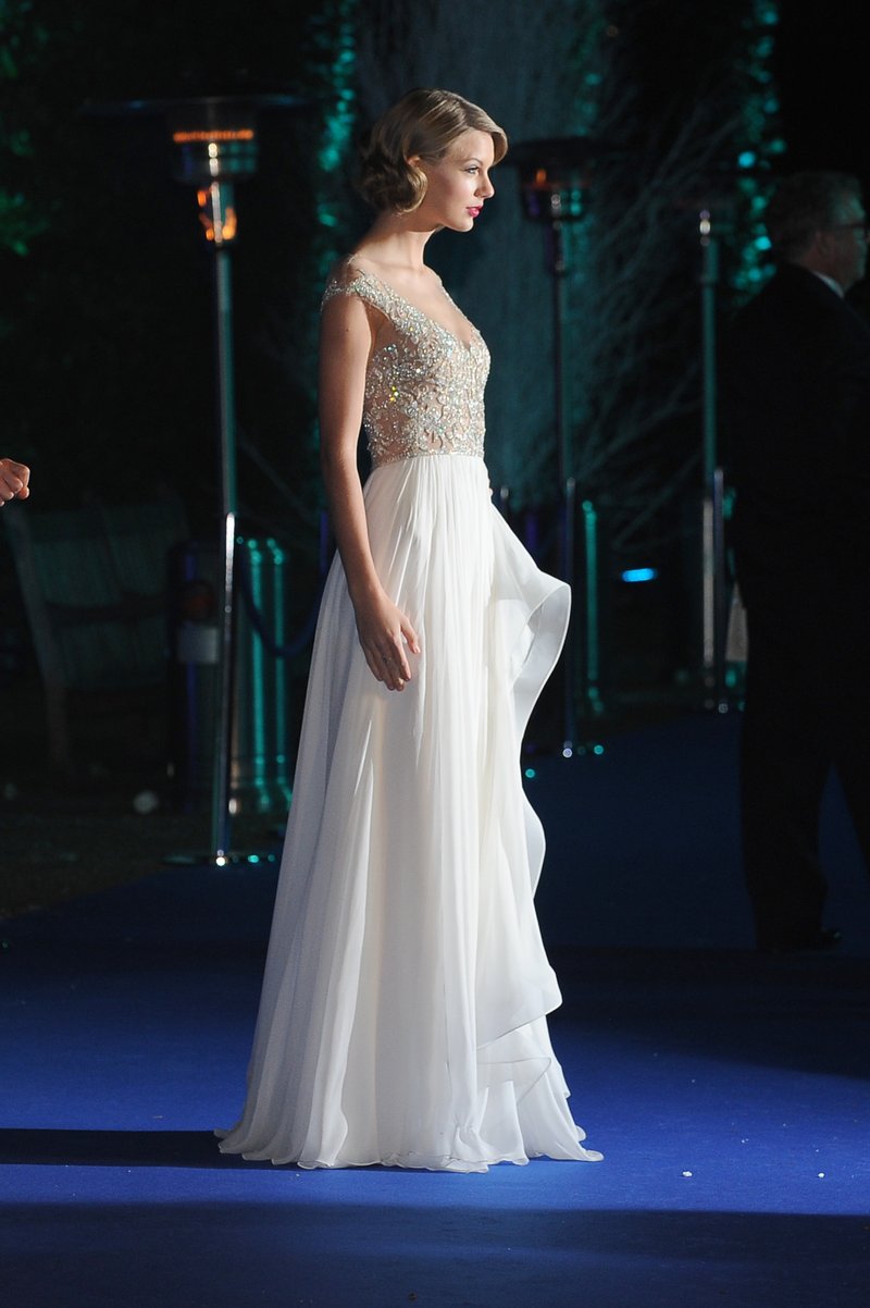 Taylor Swift at Winter Whites Gala — photo 123