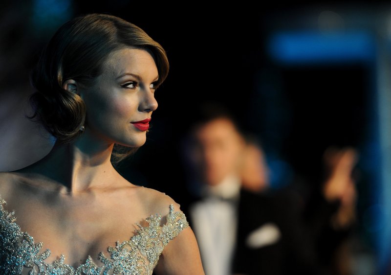 Taylor Swift at Winter Whites Gala — photo 124