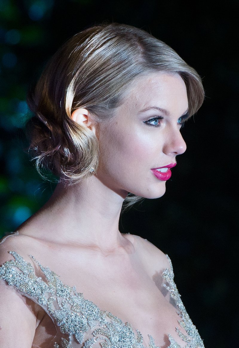 Taylor Swift at Winter Whites Gala — photo 135