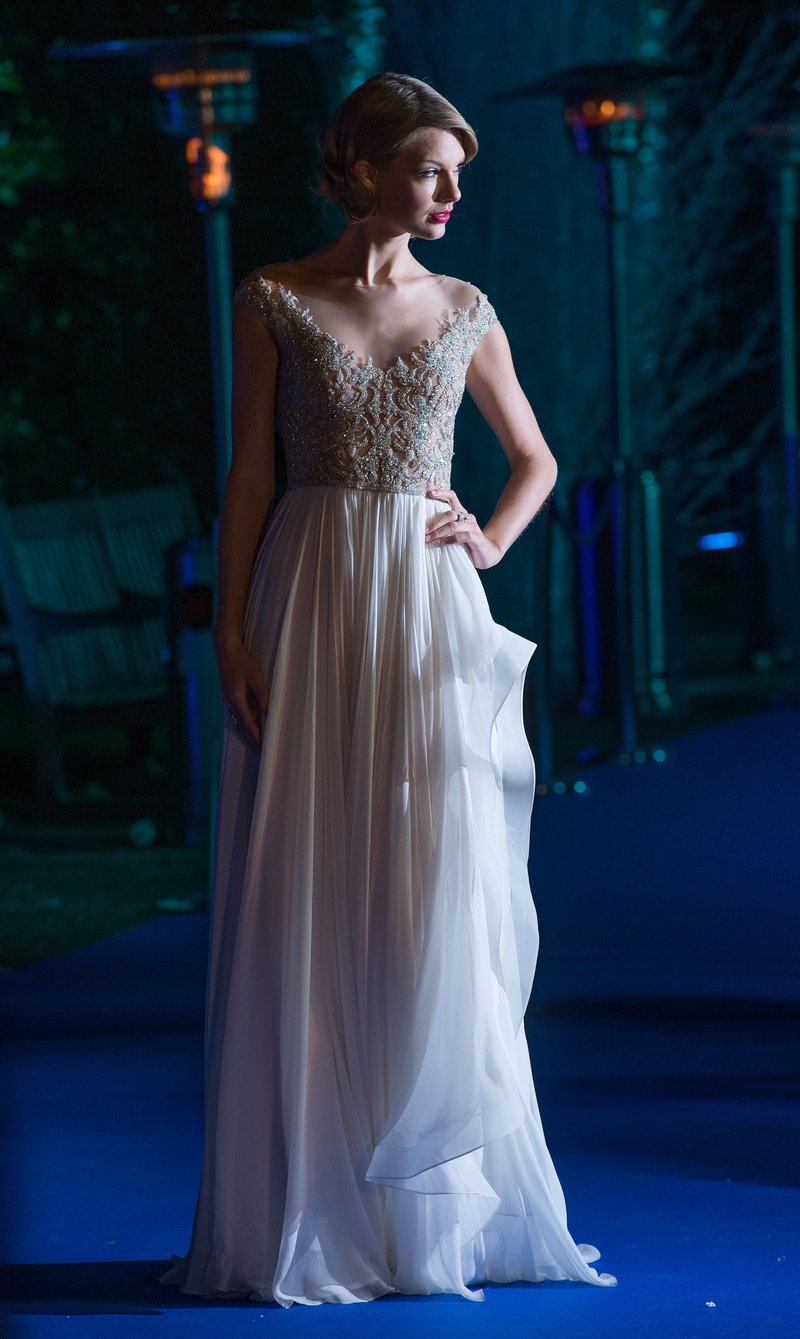 Taylor Swift at Winter Whites Gala — photo 136