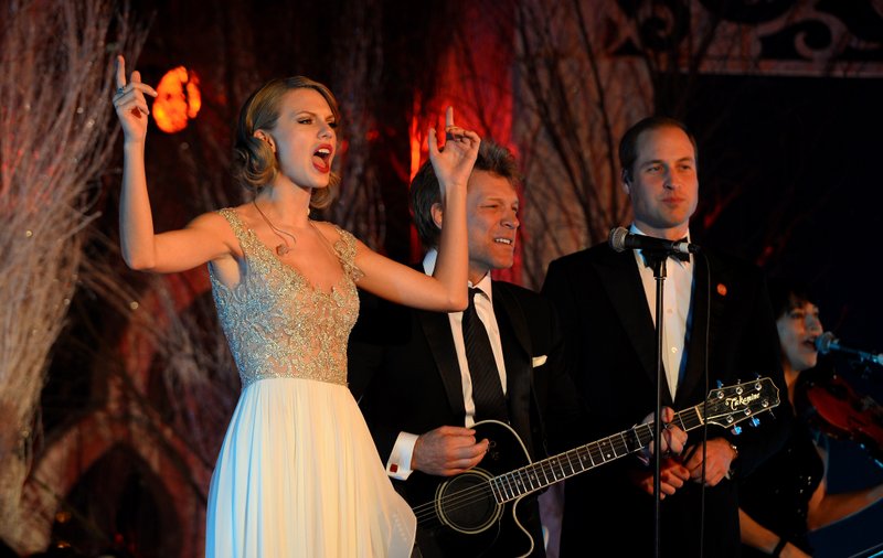 Taylor Swift at Winter Whites Gala — photo 138
