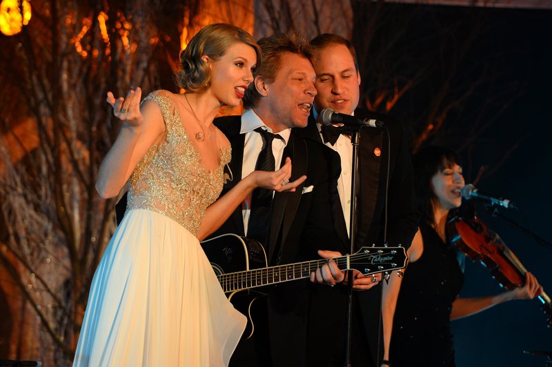 Taylor Swift at Winter Whites Gala — photo 142