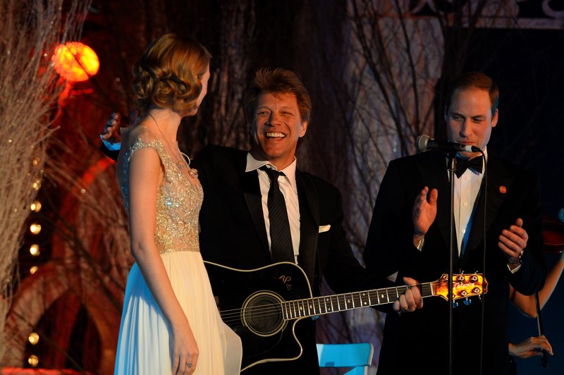 Taylor Swift at Winter Whites Gala — photo 152