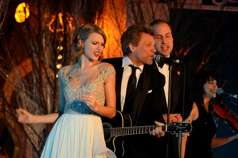 Taylor Swift at Winter Whites Gala — photo 162
