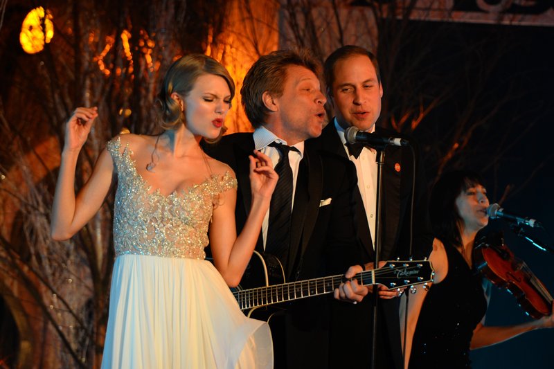 Taylor Swift at Winter Whites Gala — photo 163
