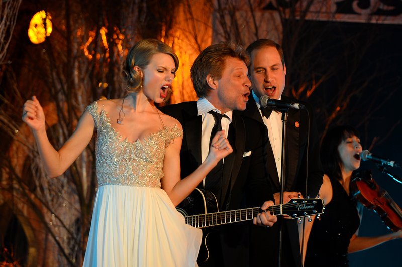 Taylor Swift at Winter Whites Gala — photo 164