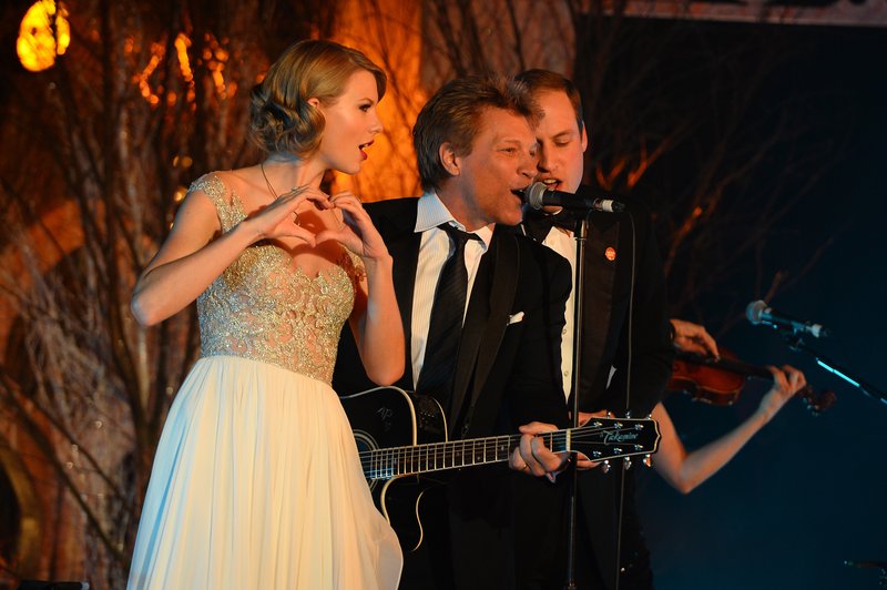Taylor Swift at Winter Whites Gala — photo 165