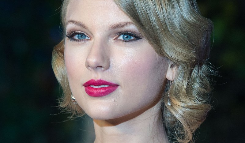 Taylor Swift at Winter Whites Gala — photo 180