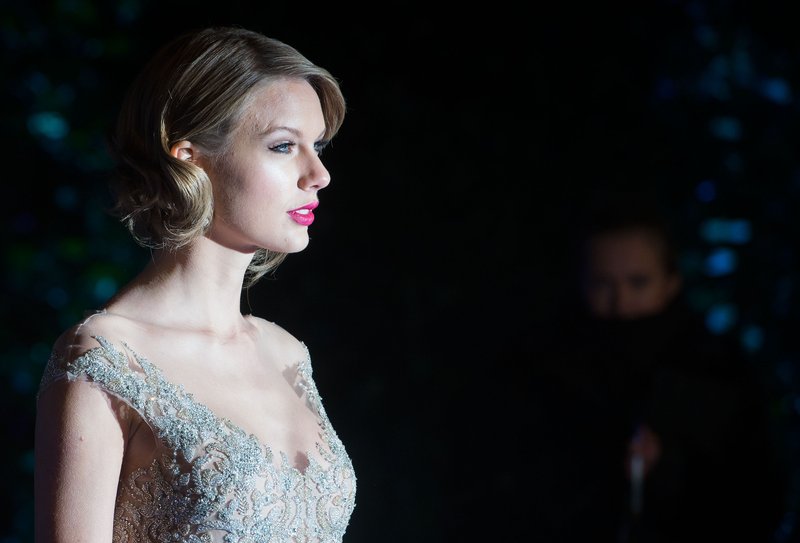 Taylor Swift at Winter Whites Gala — photo 185