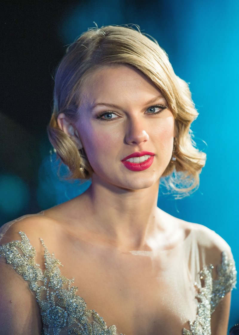 Taylor Swift at Winter Whites Gala — photo 192