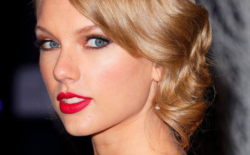 Taylor Swift at Winter Whites Gala — photo 206