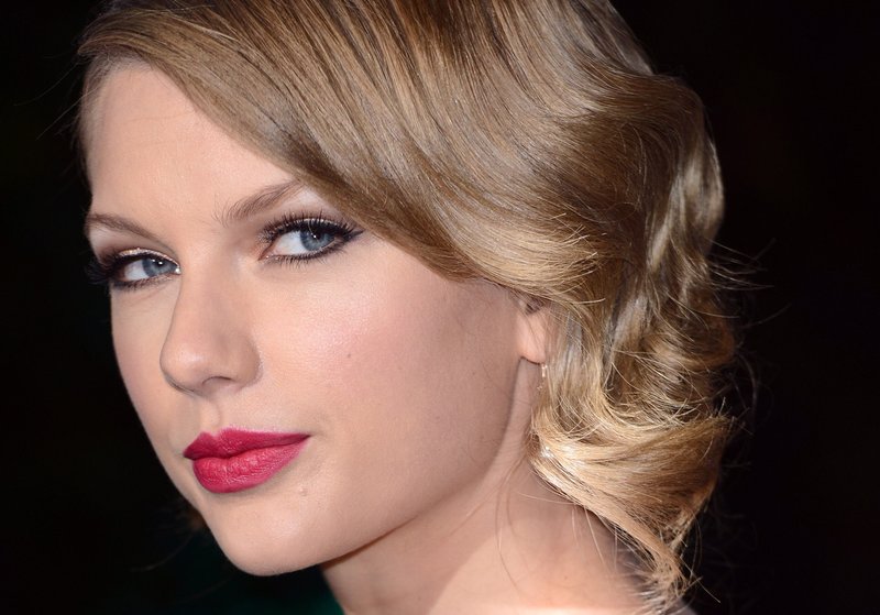 Taylor Swift at Winter Whites Gala — photo 227