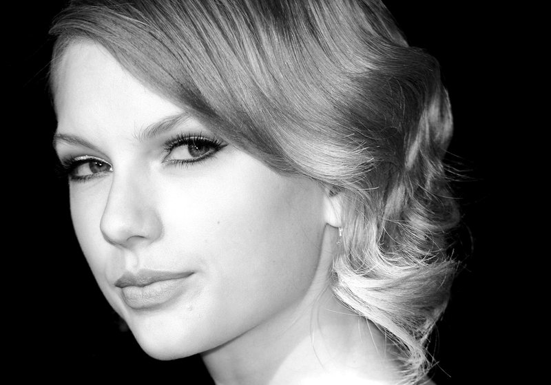 Taylor Swift at Winter Whites Gala — photo 228
