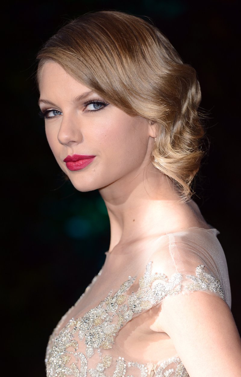 Taylor Swift at Winter Whites Gala — photo 235