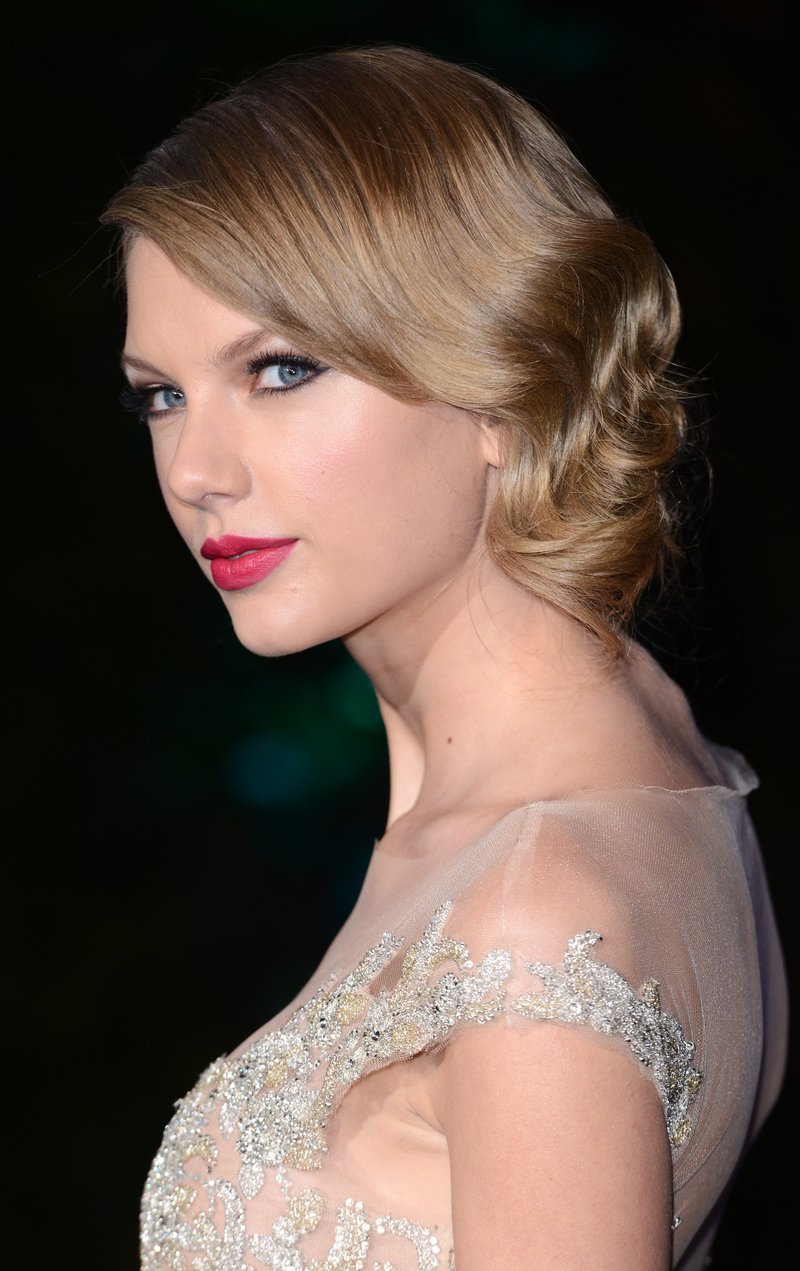 Taylor Swift at Winter Whites Gala — photo 236