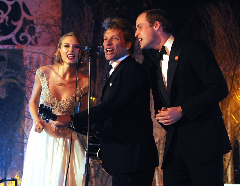 Taylor Swift at Winter Whites Gala — photo 253