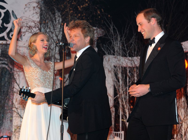Taylor Swift at Winter Whites Gala — photo 261