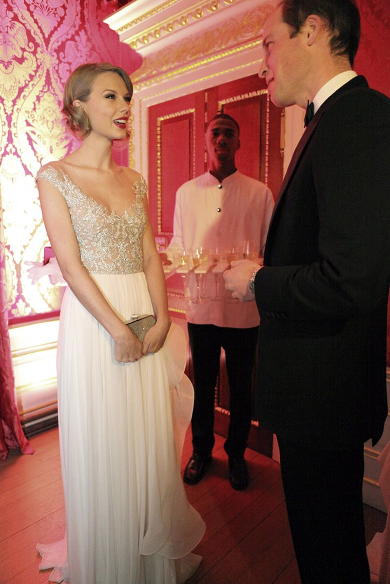 Taylor Swift at Winter Whites Gala — photo 268