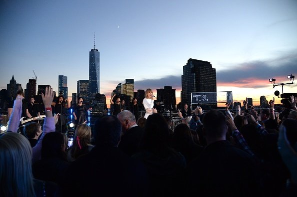 1989 Secret Session With iHeartRadio