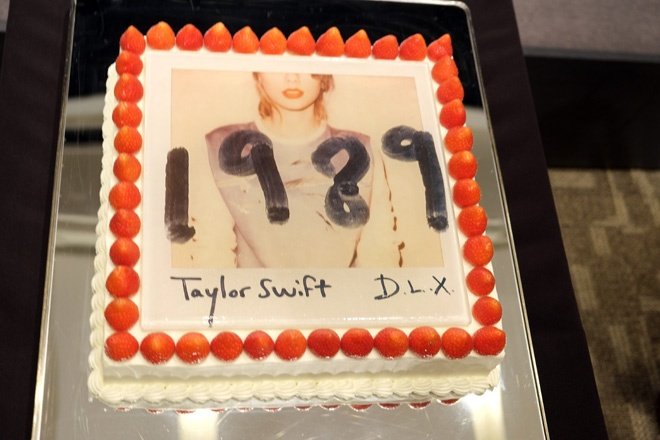 Taylor Swift at 1989 Tokyo Press Conference — photo 11