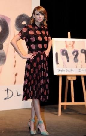 Taylor Swift at 1989 Tokyo Press Conference — photo 21