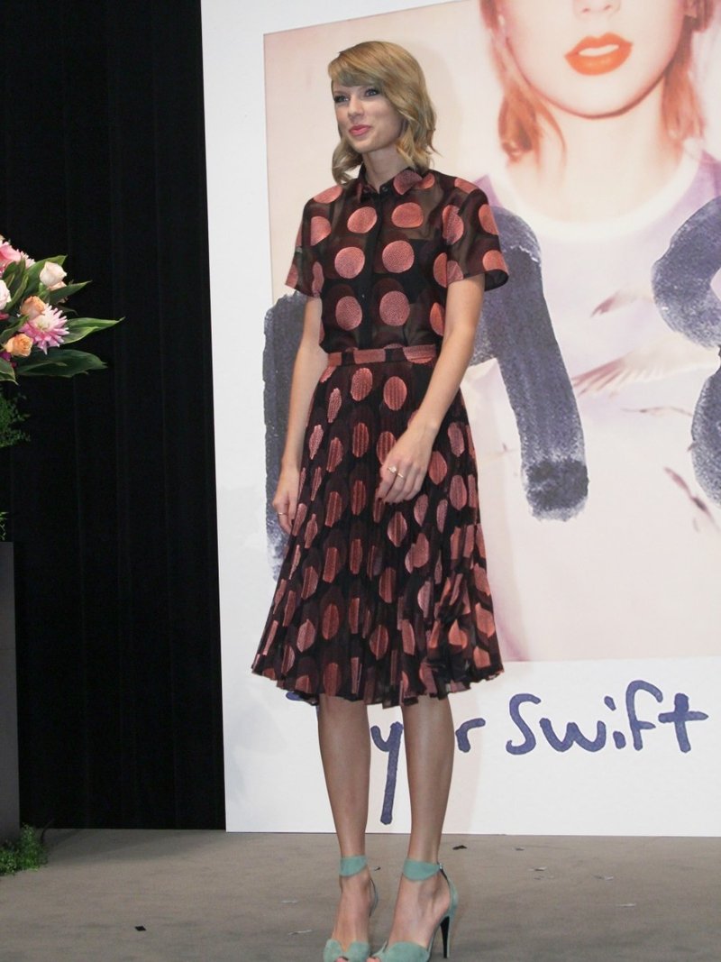 Taylor Swift at 1989 Tokyo Press Conference — photo 38